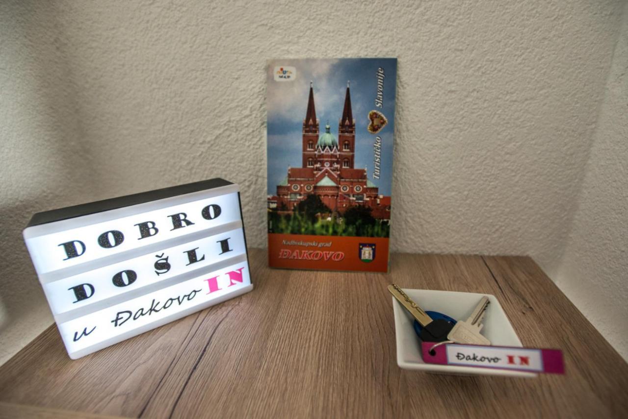 Studio Apartman Dakovo In Bagian luar foto