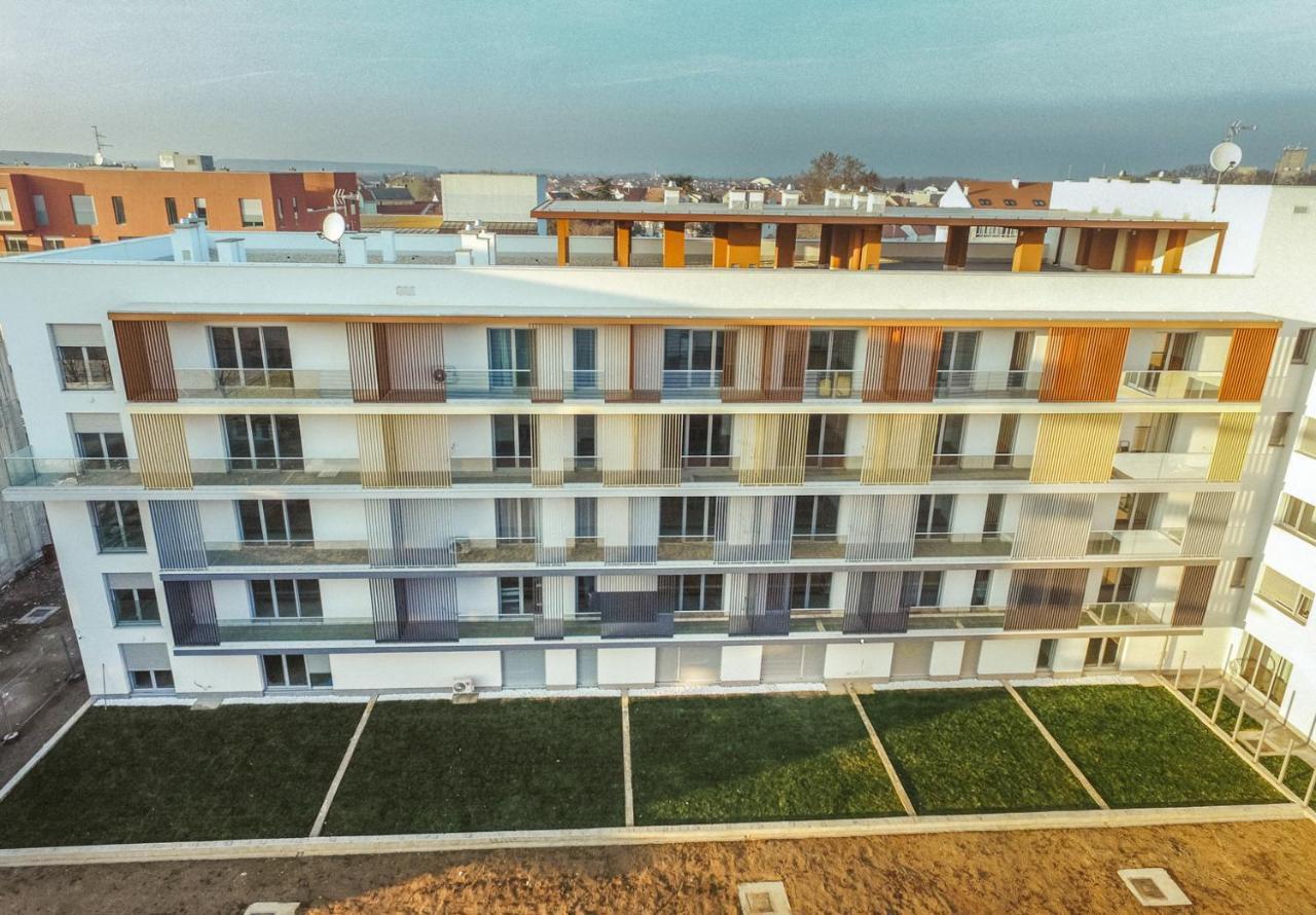 Studio Apartman Dakovo In Bagian luar foto