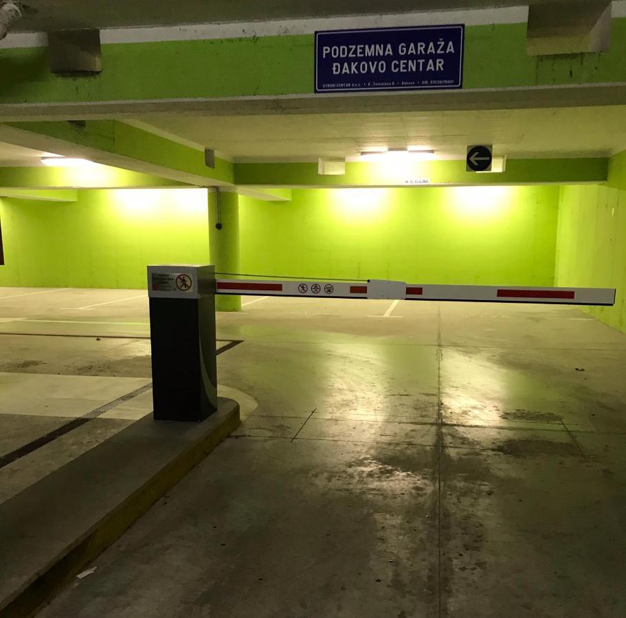 Studio Apartman Dakovo In Bagian luar foto